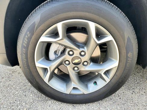 Used 2025 Chevrolet Trax LT w/ LT Convenience Package FWD image 18