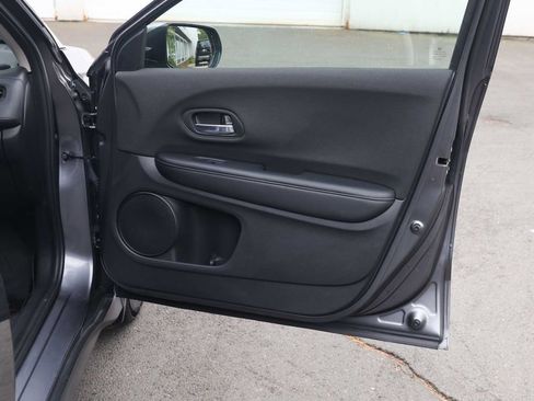 Used 2021 Honda HR-V LX image 13