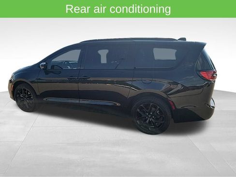 Used 2023 Chrysler Pacifica Limited w/ S Appearance Package AWD/4WD image 10