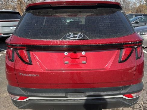 Used 2024 Hyundai Tucson SE image 3