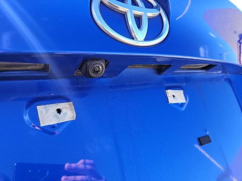 Used 2020 Toyota C-HR LE image 32