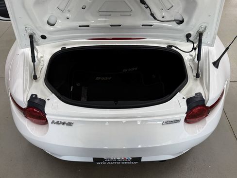 Used 2016 MAZDA MX-5 Miata Club RWD image 9