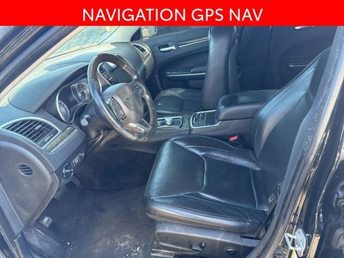 Used 2016 Chrysler 300 C image 5
