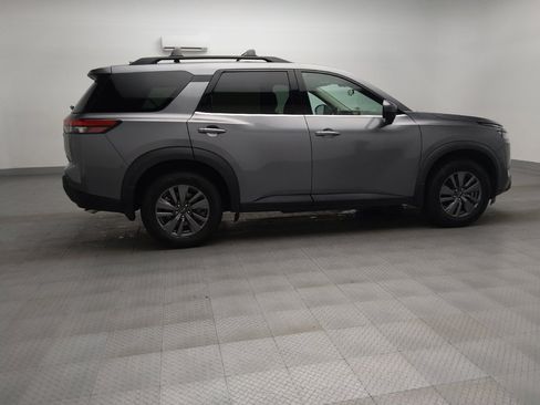 Used 2022 Nissan Pathfinder SV image 10