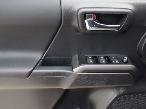 Used 2023 Toyota Tacoma TRD Off-Road image 28