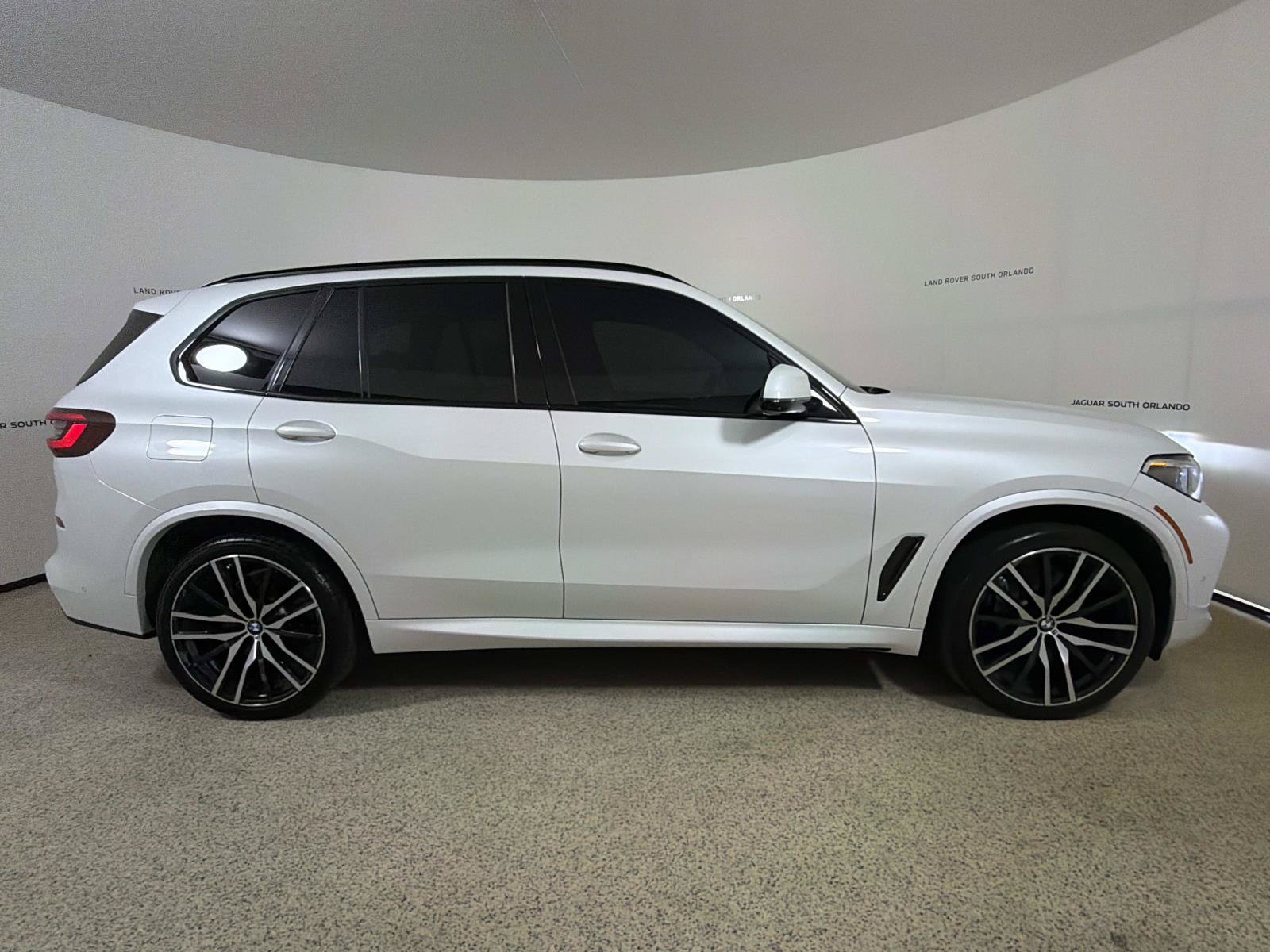 Used 2021 BMW X5 M50i w/ Executive Package AWD/4WD image 6