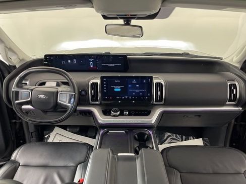 Used 2025 Ford Expedition Platinum AWD/4WD image 37