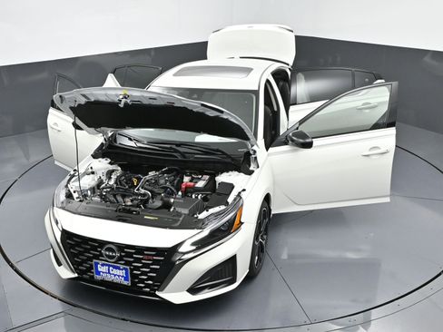 New 2025 Nissan Altima 2.5 SR w/ SR Premium Package image 41