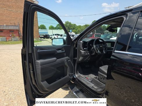 Used 2025 Chevrolet Silverado 1500 LTZ w/ LTZ Premium Package AWD/4WD image 9