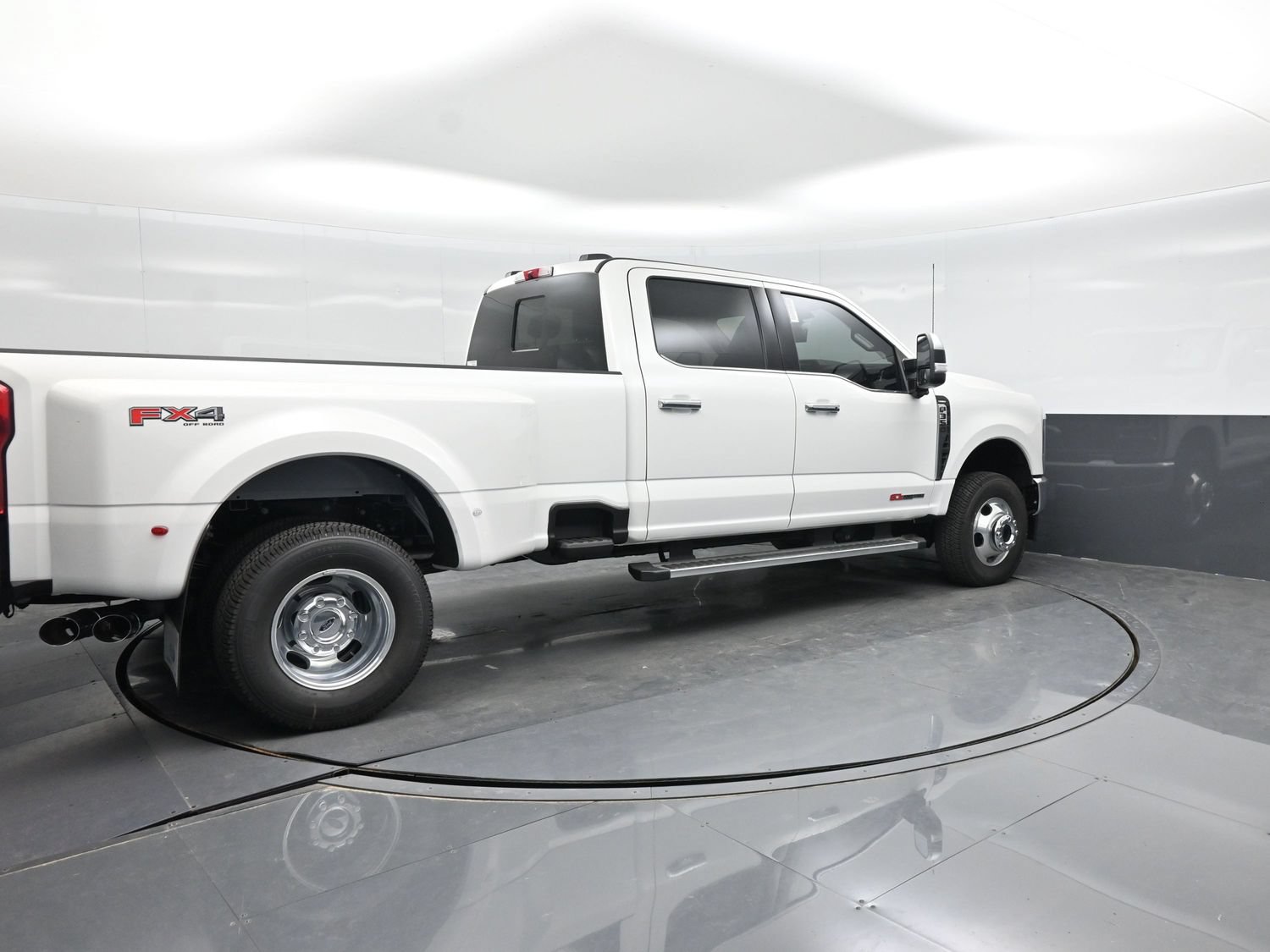 New 2027 Ford F350 Lariat w/ Lariat Premium Package AWD/4WD image 10