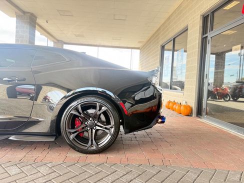 Used 2018 Chevrolet Camaro SS image 5