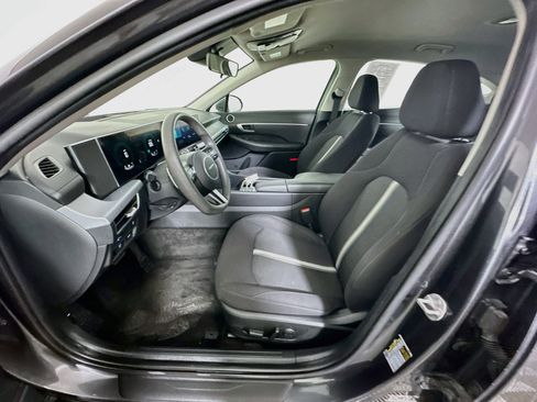 Used 2025 Hyundai Sonata SEL FWD image 13