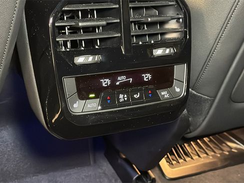 Used 2024 BMW iX xDrive50 w/ Premium Package image 18