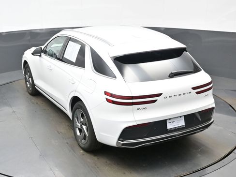Certified 2026 Genesis GV70 2.5T image 38