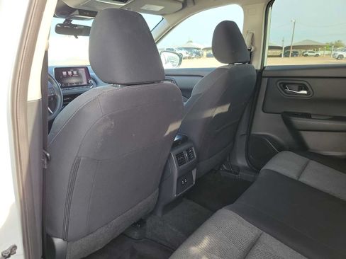Used 2025 Nissan Rogue SV AWD/4WD image 16