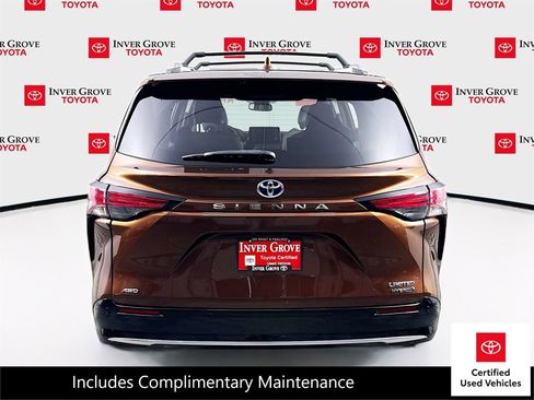 Certified 2022 Toyota Sienna Limited AWD/4WD image 6