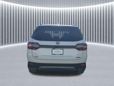 New 2026 Honda Pilot image 5