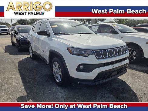 Used 2022 Jeep Compass Latitude AWD/4WD image 1