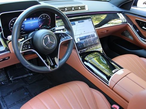 Used 2022 Mercedes-Benz S 500 4MATIC w/ 3D Technology Package image 8