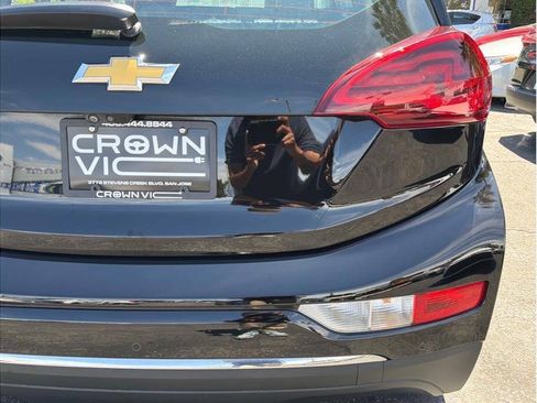 Used 2020 Chevrolet Bolt Premier w/ Infotainment Package FWD image 23