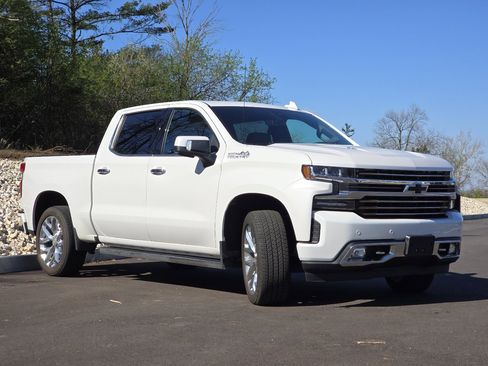 Used 2019 Chevrolet Silverado 1500 High Country w/ Technology Package image 32
