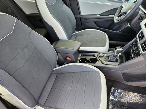 New 2026 Volkswagen Taos SE AWD/4WD image 5