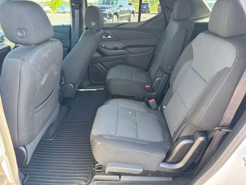 Used 2023 Chevrolet Traverse LT AWD/4WD image 6