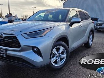 Used 2024 Toyota Highlander LE