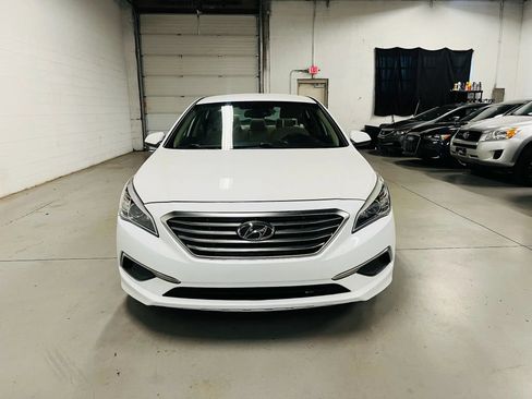 Used 2016 Hyundai Sonata SE w/ Winter Weather Package FWD image 3