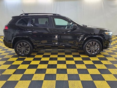 Used 2019 Jeep Cherokee High Altitude image 2