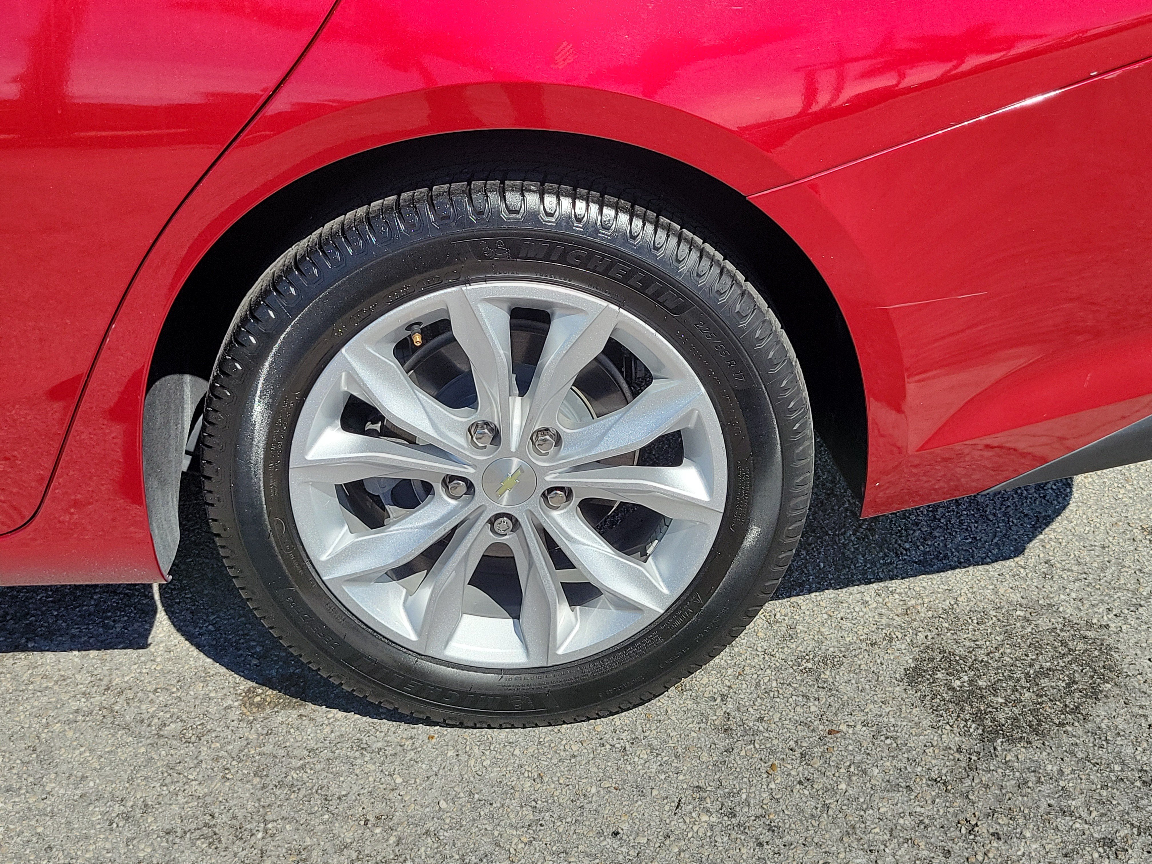 Used 2021 Chevrolet Malibu LT FWD image 25