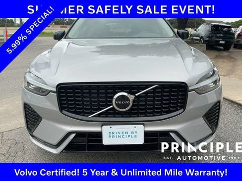 Certified 2025 Volvo XC60 B5 Core AWD/4WD image 3