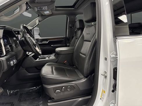 Used 2025 GMC Sierra 2500 Denali w/ Technology Package image 4