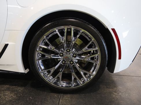 Used 2016 Chevrolet Corvette Z06 w/ 3LZ Preferred Equipment Group RWD image 15