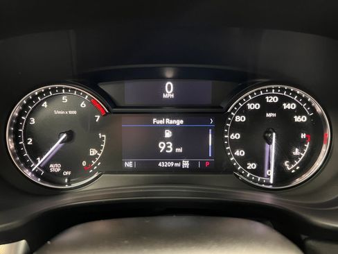 Used 2021 Cadillac XT4 Premium Luxury AWD/4WD image 14