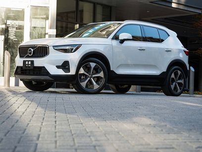 Certified 2024 Volvo XC40 B5 Plus w/ Protection Package Premier