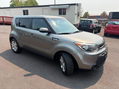 Used 2015 Kia Soul FWD image 3
