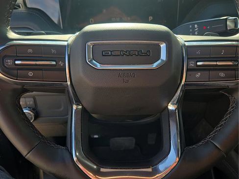 Used 2025 GMC Yukon Denali AWD/4WD image 31