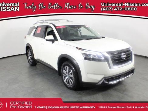 Certified 2022 Nissan Pathfinder SL FWD image 1