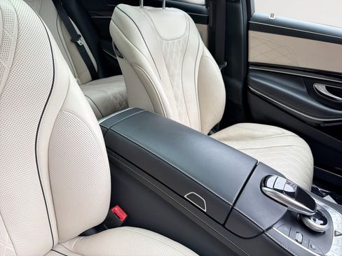 Used 2017 Mercedes-Benz S 550 Sedan image 24