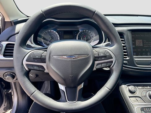 Used 2016 Chrysler 200 Limited w/ Anniversary Edition FWD image 17
