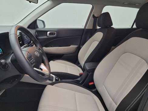 Used 2023 Hyundai Venue SEL FWD image 17