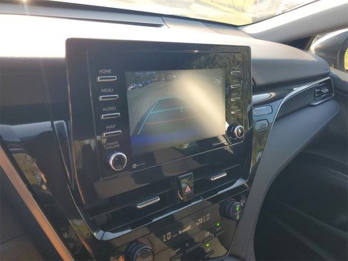 Used 2023 Toyota Camry LE image 21