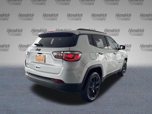 Used 2025 Jeep Compass Latitude w/ Convenience Group image 9