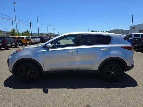 Used 2019 Kia Sportage LX AWD/4WD image 2