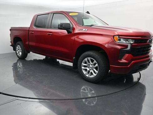 Used 2023 Chevrolet Silverado 1500 RST AWD/4WD image 2