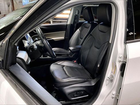 Used 2022 Jeep Compass Limited image 23