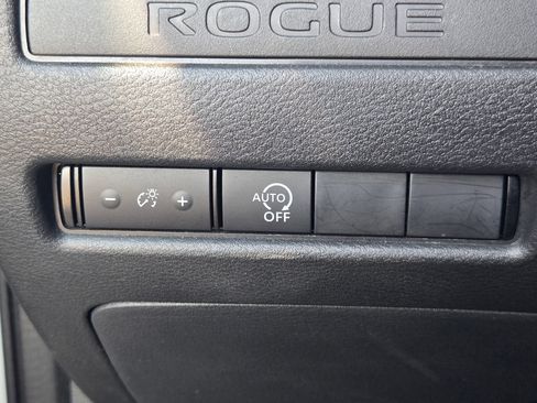 Used 2023 Nissan Rogue S FWD image 25