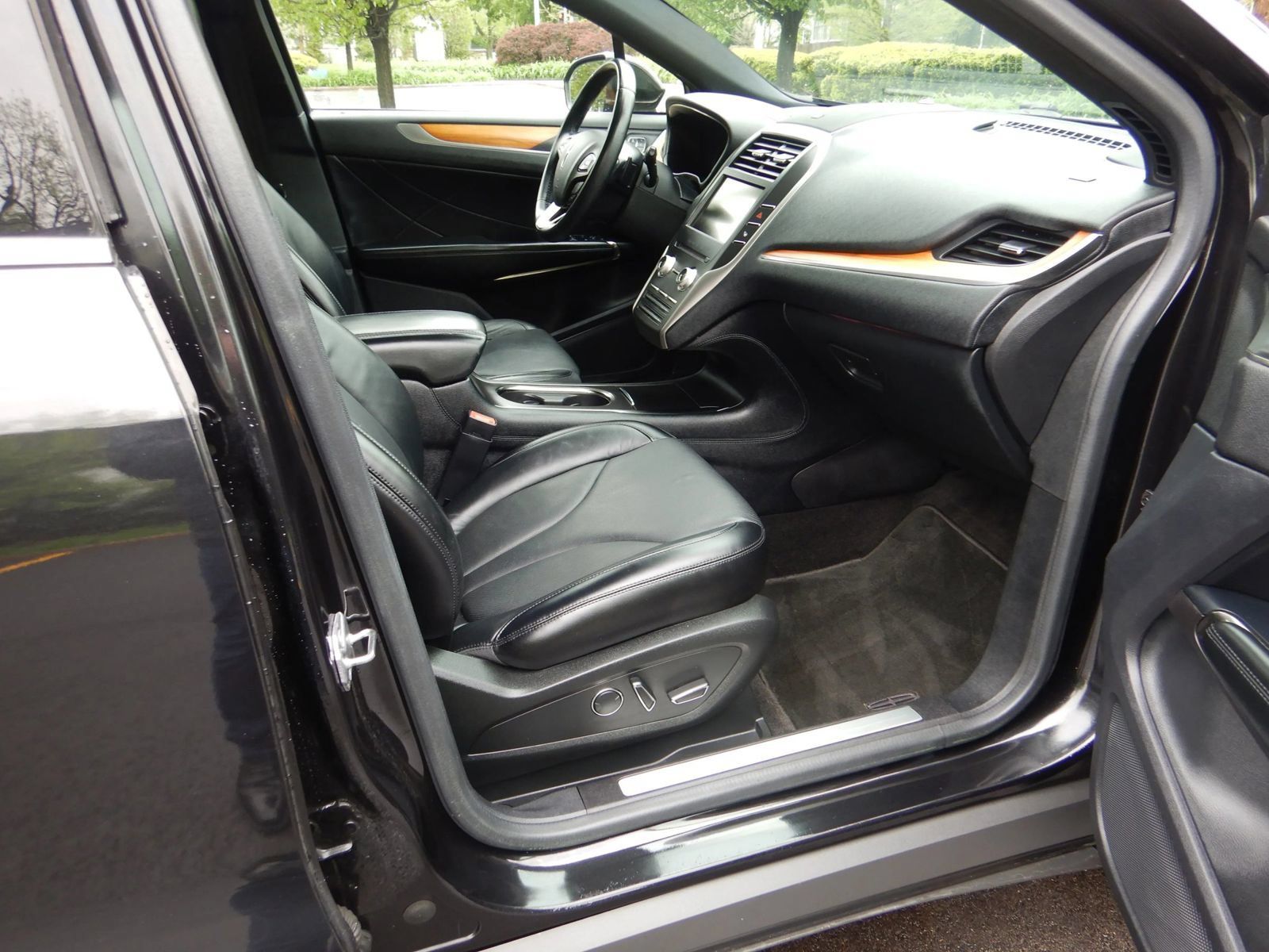Used 2015 Lincoln MKC AWD w/ Equipment Group 102A Reserve image 18