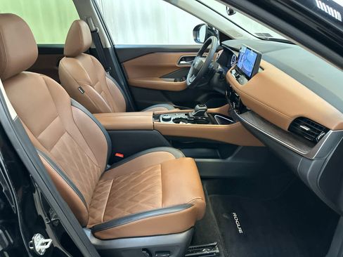 Certified 2025 Nissan Rogue Platinum image 22